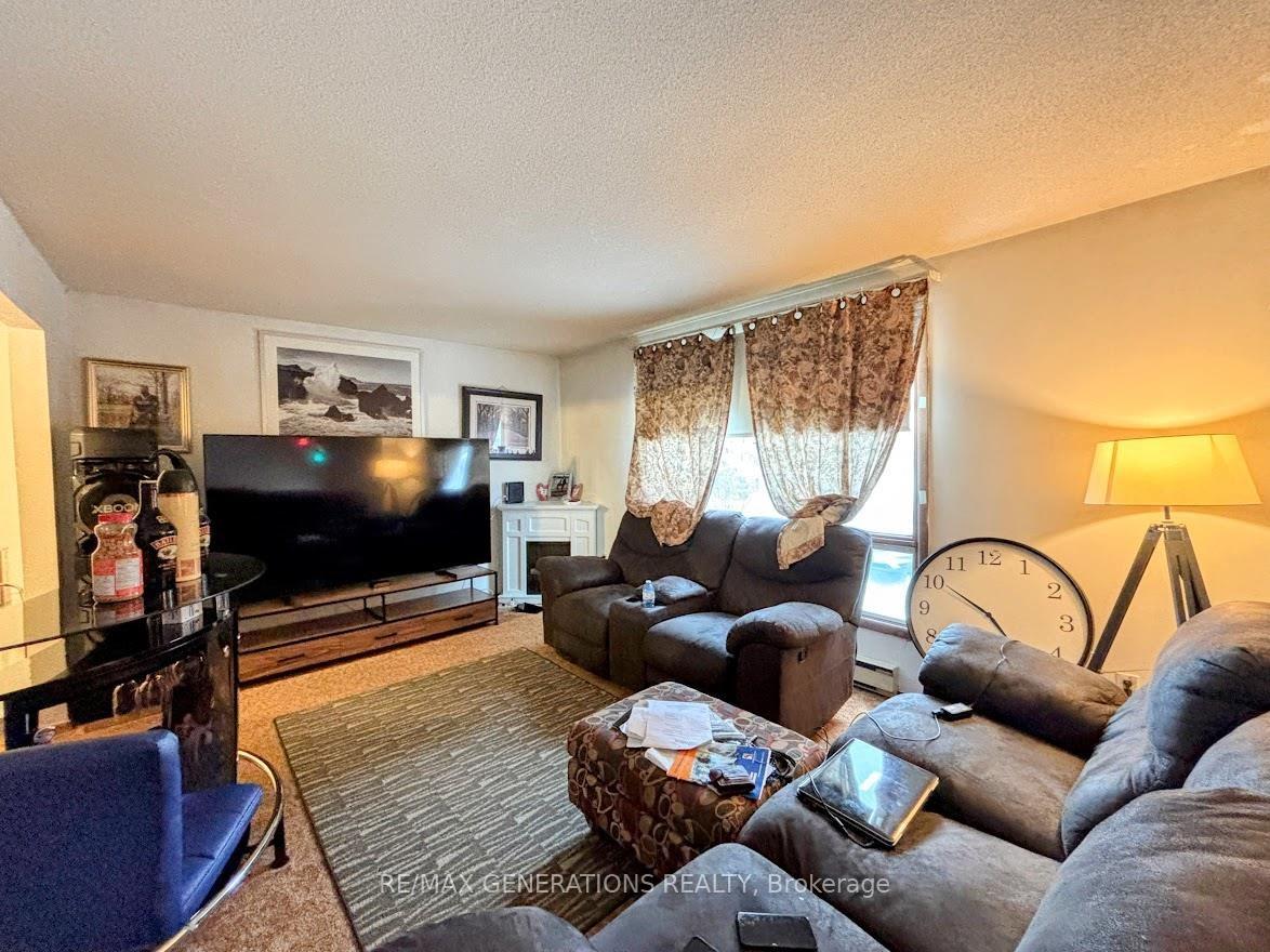 Photo 2 of 28 Otter Avenue, Manitouwadge — HOMEH