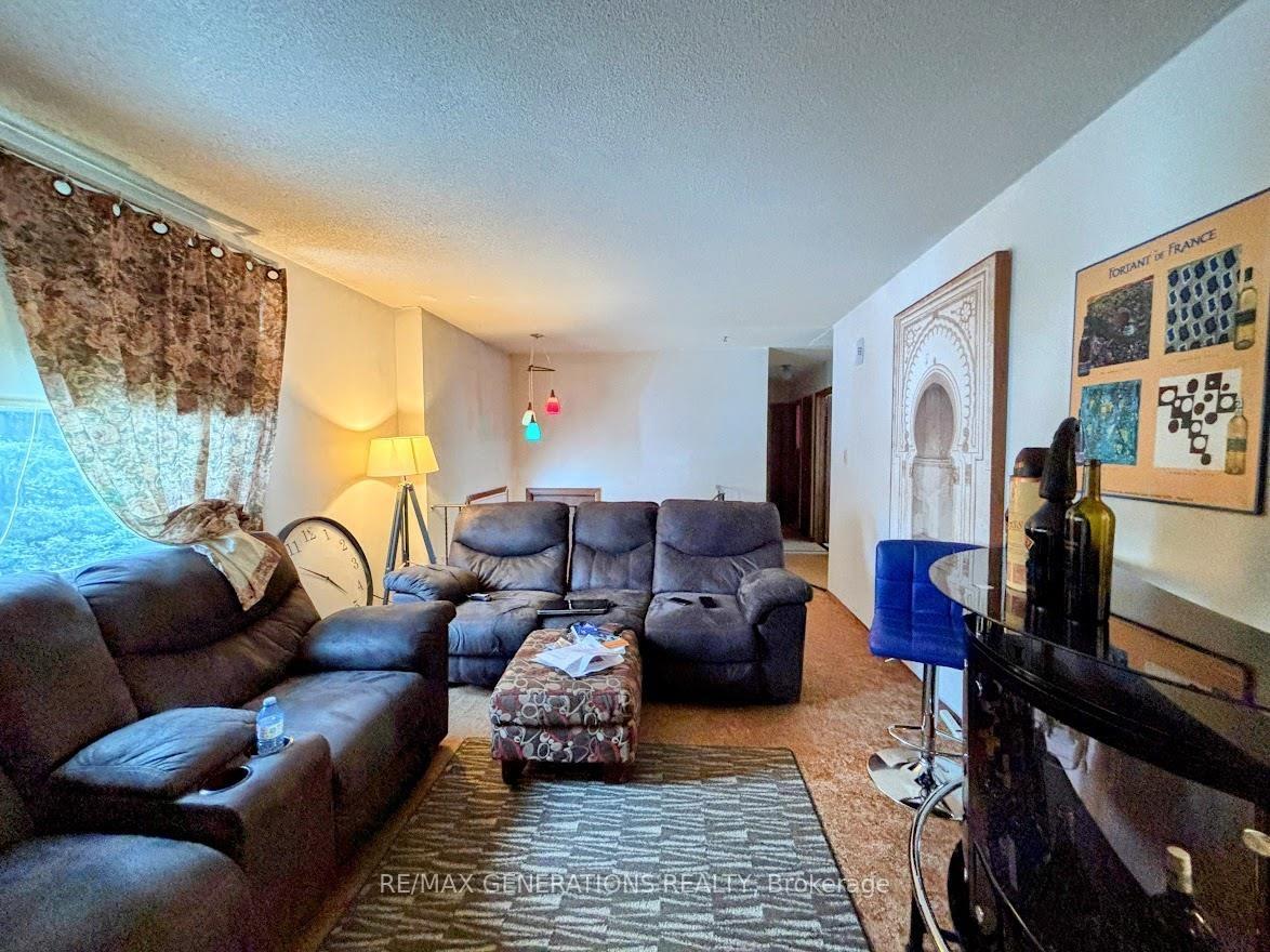 Photo 3 of 28 Otter Avenue, Manitouwadge — HOMEH