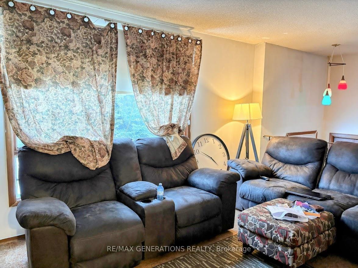 Photo 4 of 28 Otter Avenue, Manitouwadge — HOMEH