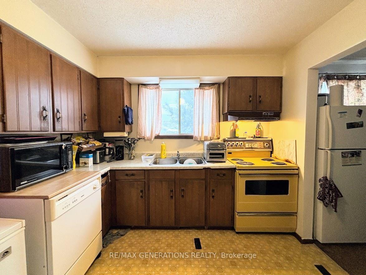 Photo 6 of 28 Otter Avenue, Manitouwadge — HOMEH