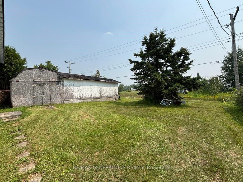 Photo 35 of 28 Otter Avenue, Manitouwadge — HOMEH