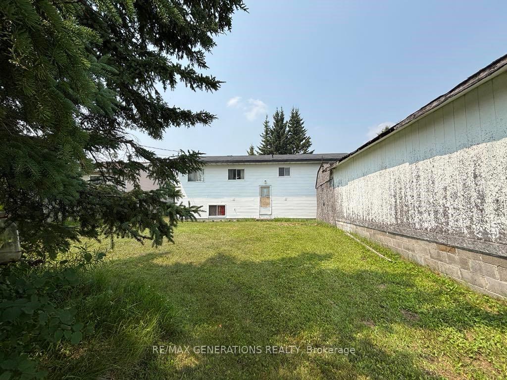 Photo 37 of 28 Otter Avenue, Manitouwadge — HOMEH