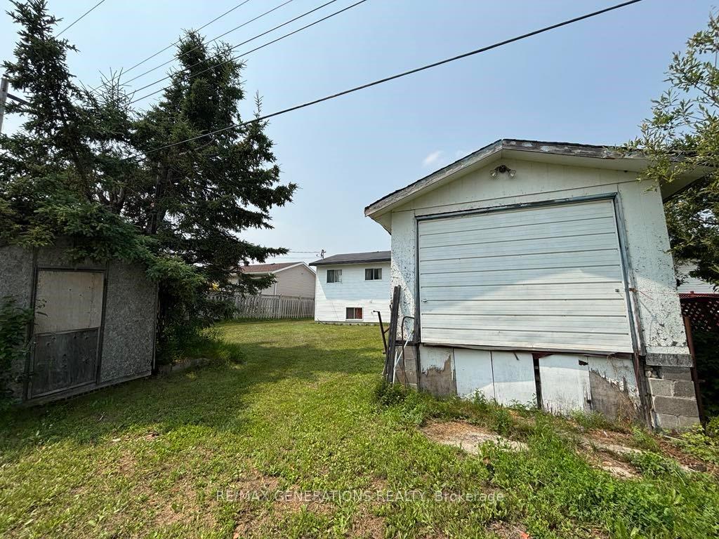 Photo 38 of 28 Otter Avenue, Manitouwadge — HOMEH