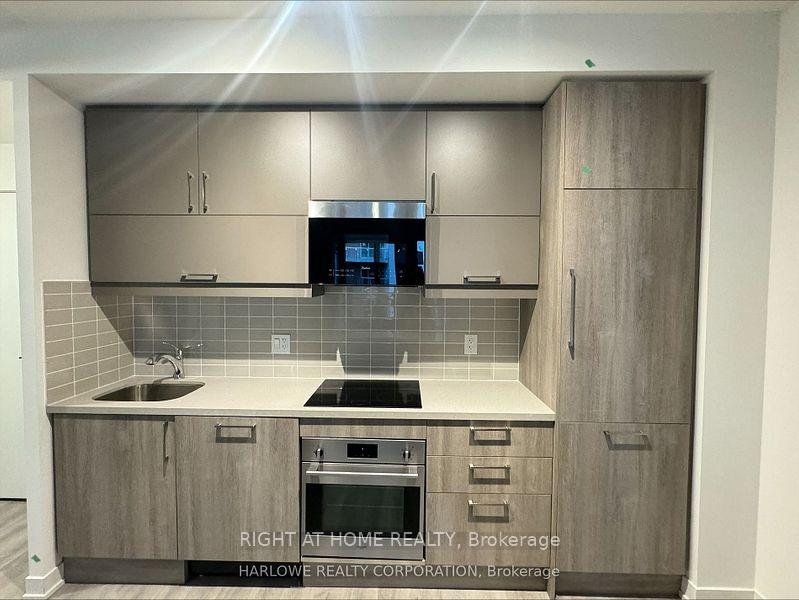 Photo 5 of Unit 930, 8119 Birchmount Road, Markham, Unionville — HOMEH