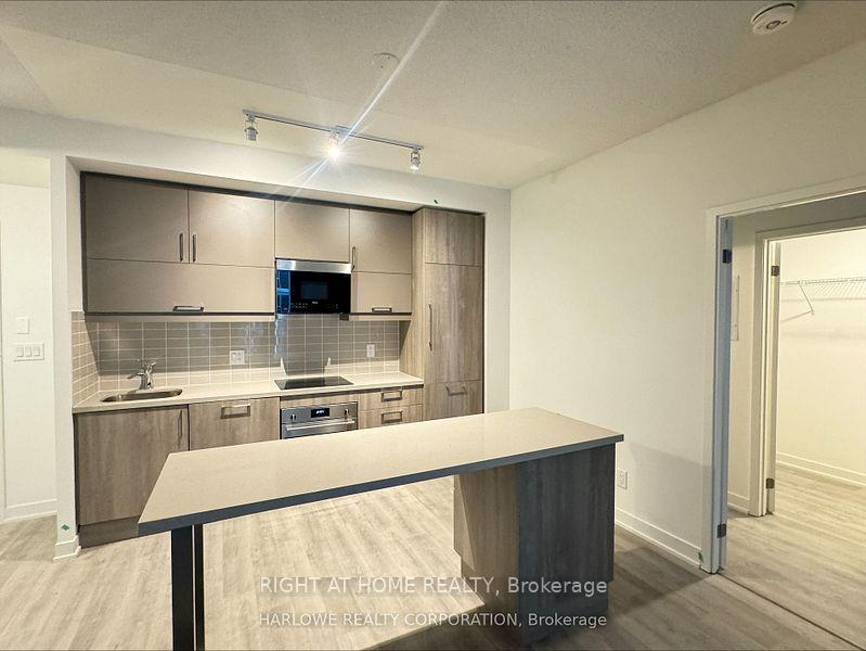 Photo 6 of Unit 930, 8119 Birchmount Road, Markham, Unionville — HOMEH