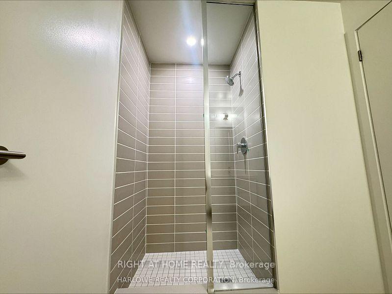 Photo 9 of Unit 930, 8119 Birchmount Road, Markham, Unionville — HOMEH