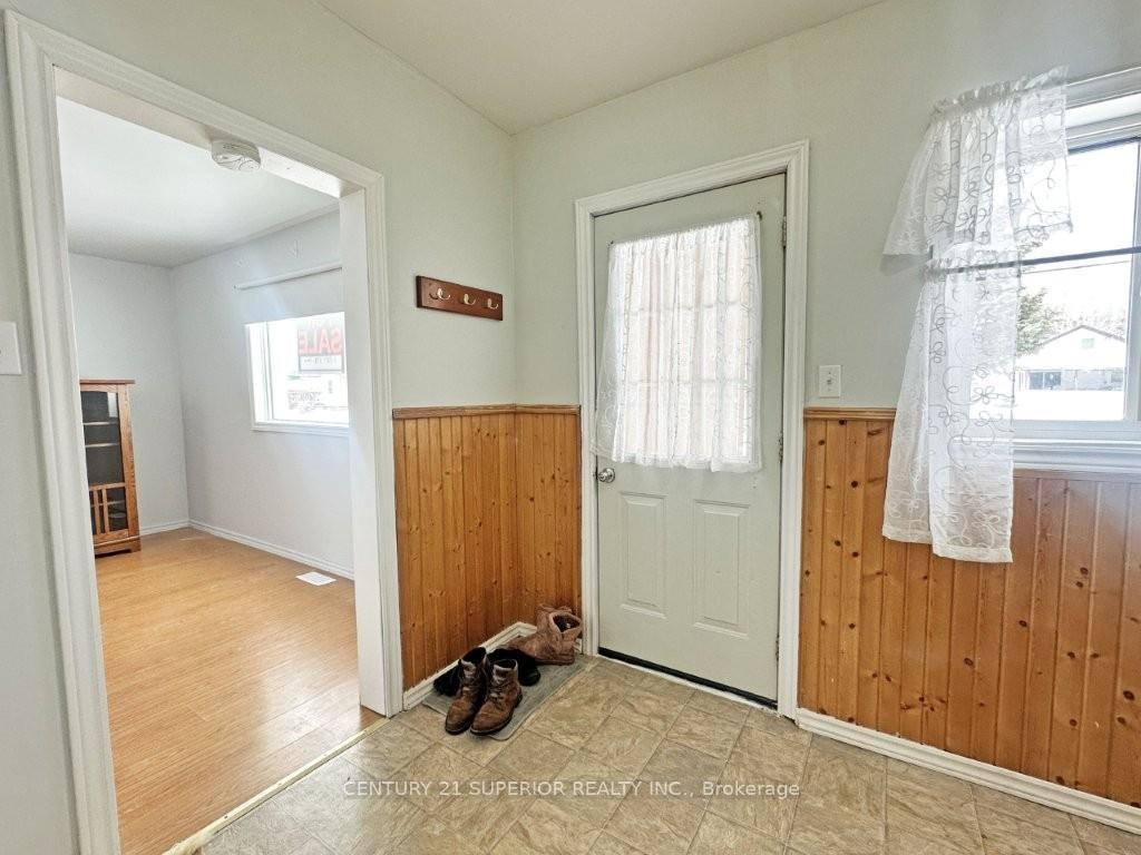 Photo 5 of 107 Third Ave NE, Greenstone — HOMEH