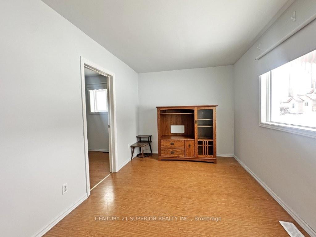Photo 6 of 107 Third Ave NE, Greenstone — HOMEH