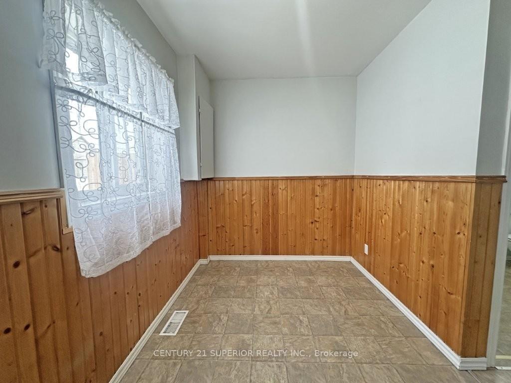 Photo 10 of 107 Third Ave NE, Greenstone — HOMEH