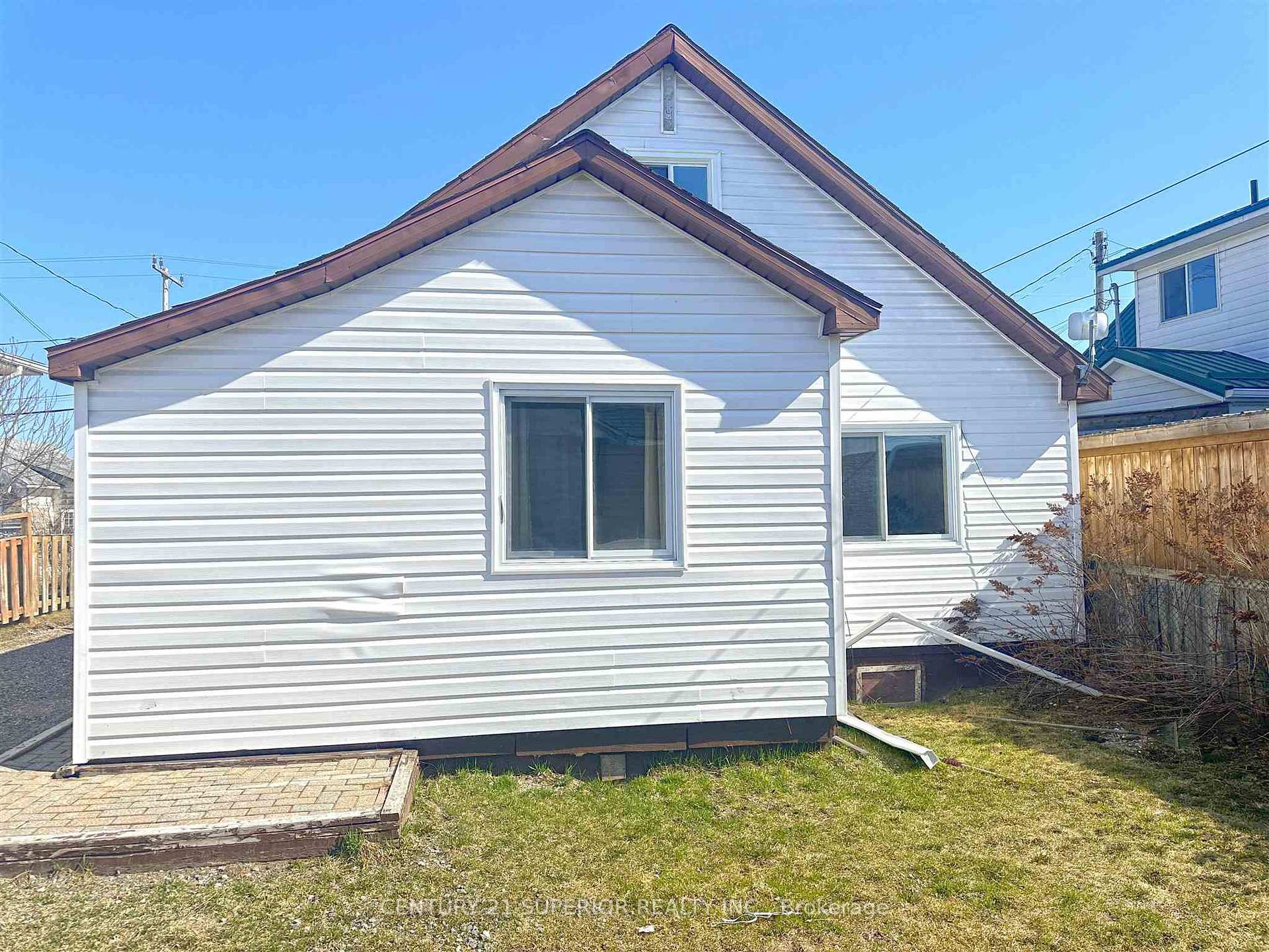 Photo 35 of 107 Third Ave NE, Greenstone — HOMEH