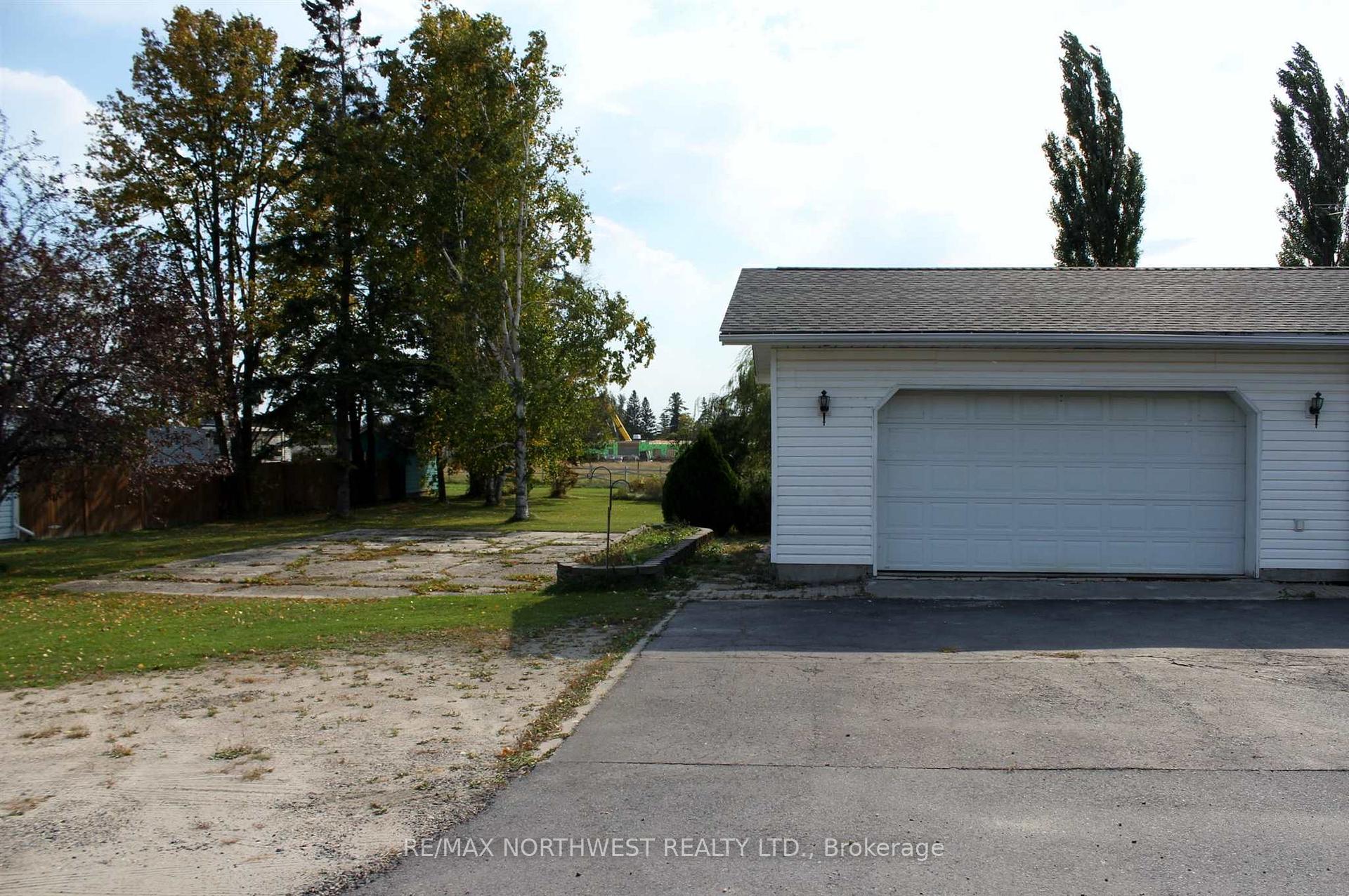 Photo 3 of 506 Atwood Ave, Rainy River — HOMEH