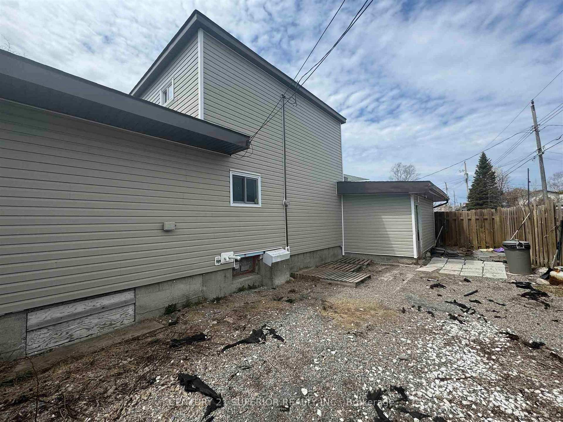 Photo 3 of 23 Ross Avenue, Marathon — HOMEH