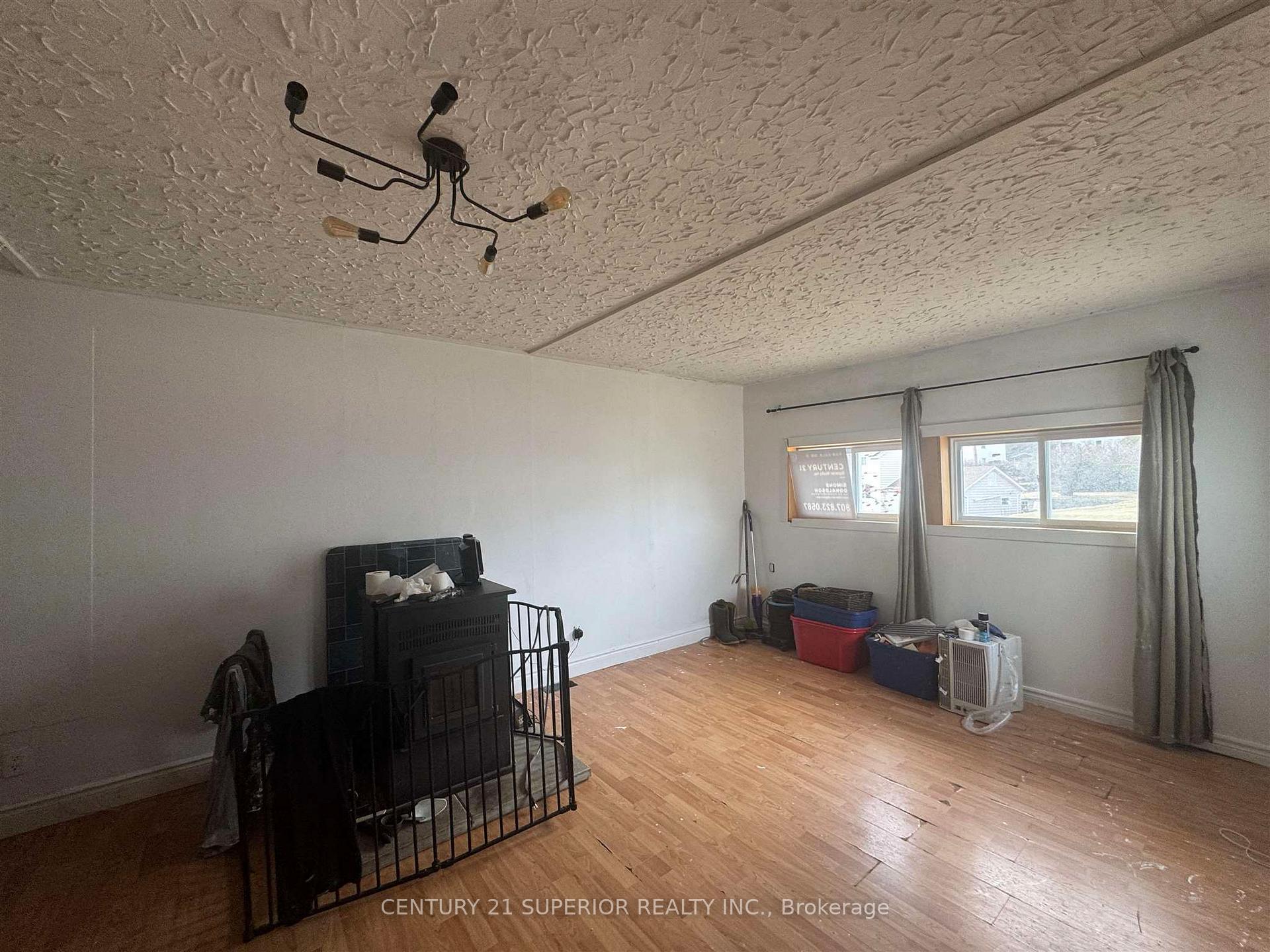 Photo 4 of 23 Ross Avenue, Marathon — HOMEH