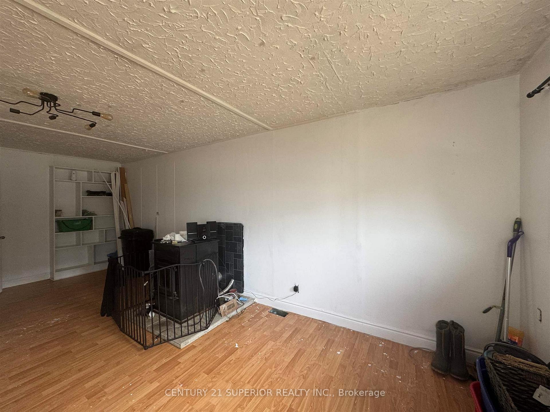 Photo 5 of 23 Ross Avenue, Marathon — HOMEH