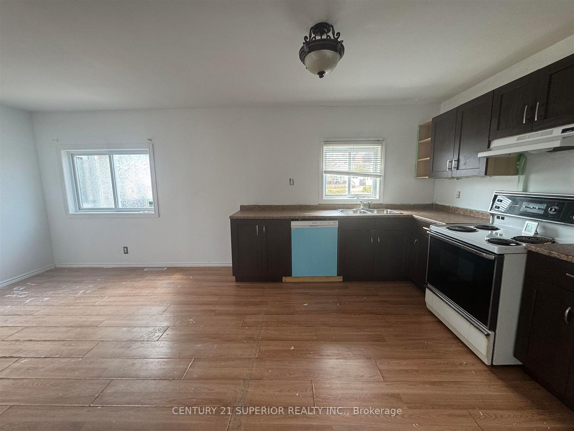 Photo 8 of 23 Ross Avenue, Marathon — HOMEH