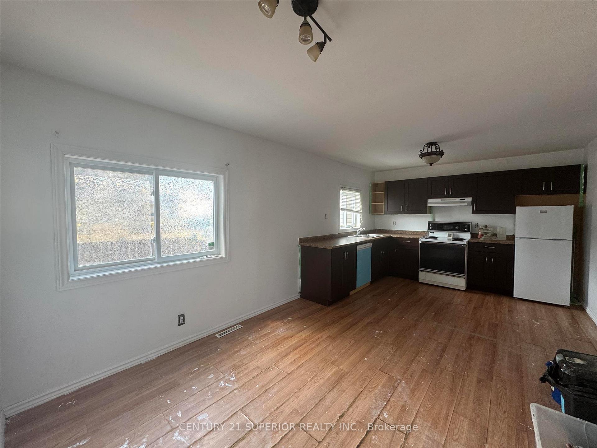Photo 9 of 23 Ross Avenue, Marathon — HOMEH