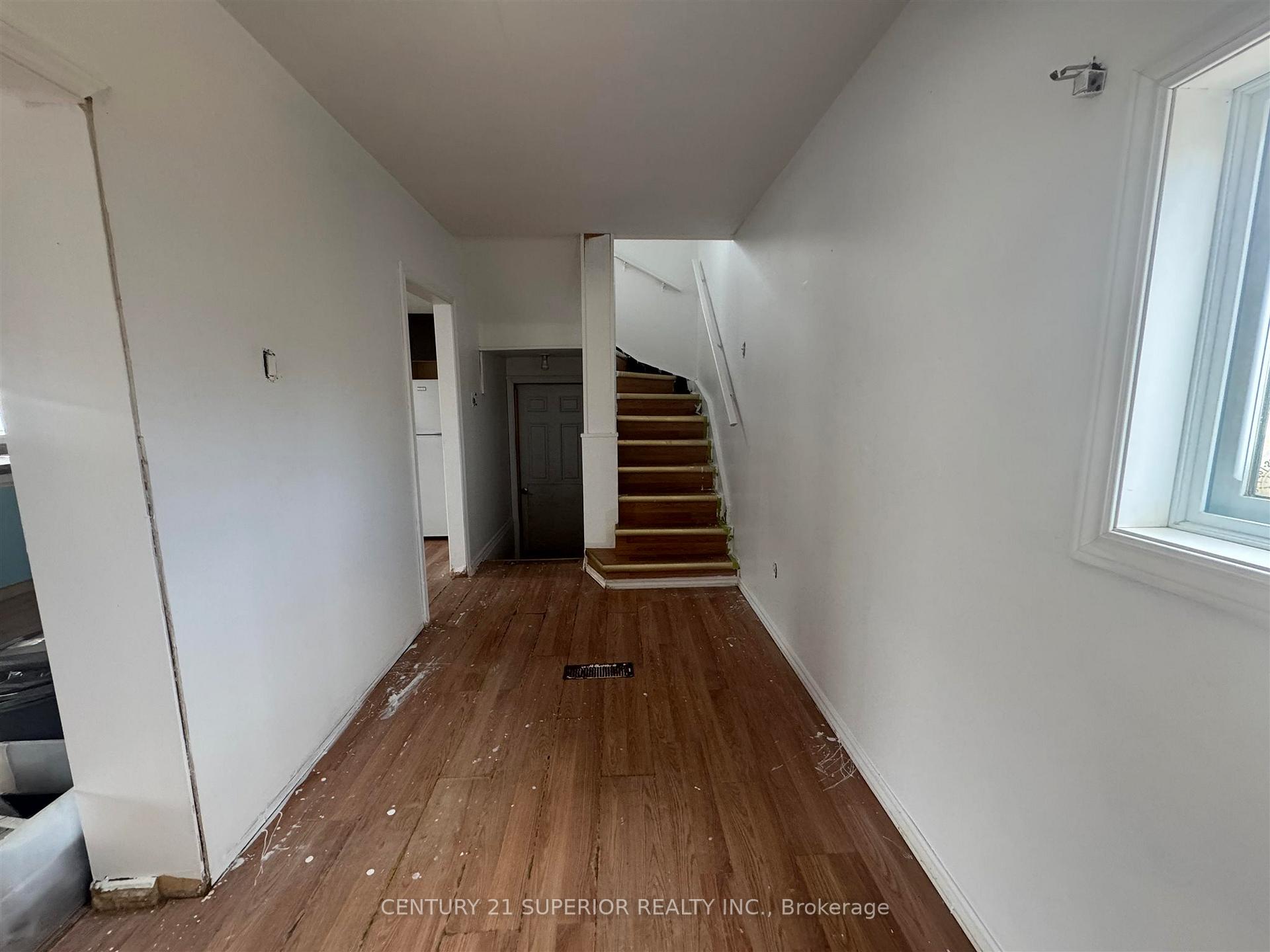 Photo 10 of 23 Ross Avenue, Marathon — HOMEH