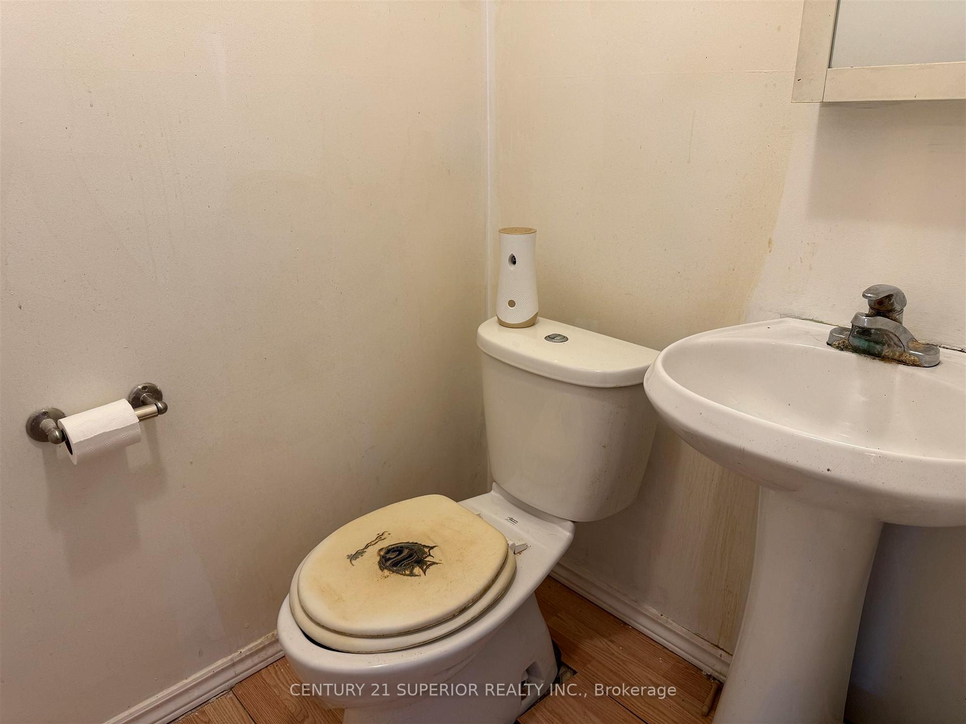 Photo 11 of 23 Ross Avenue, Marathon — HOMEH