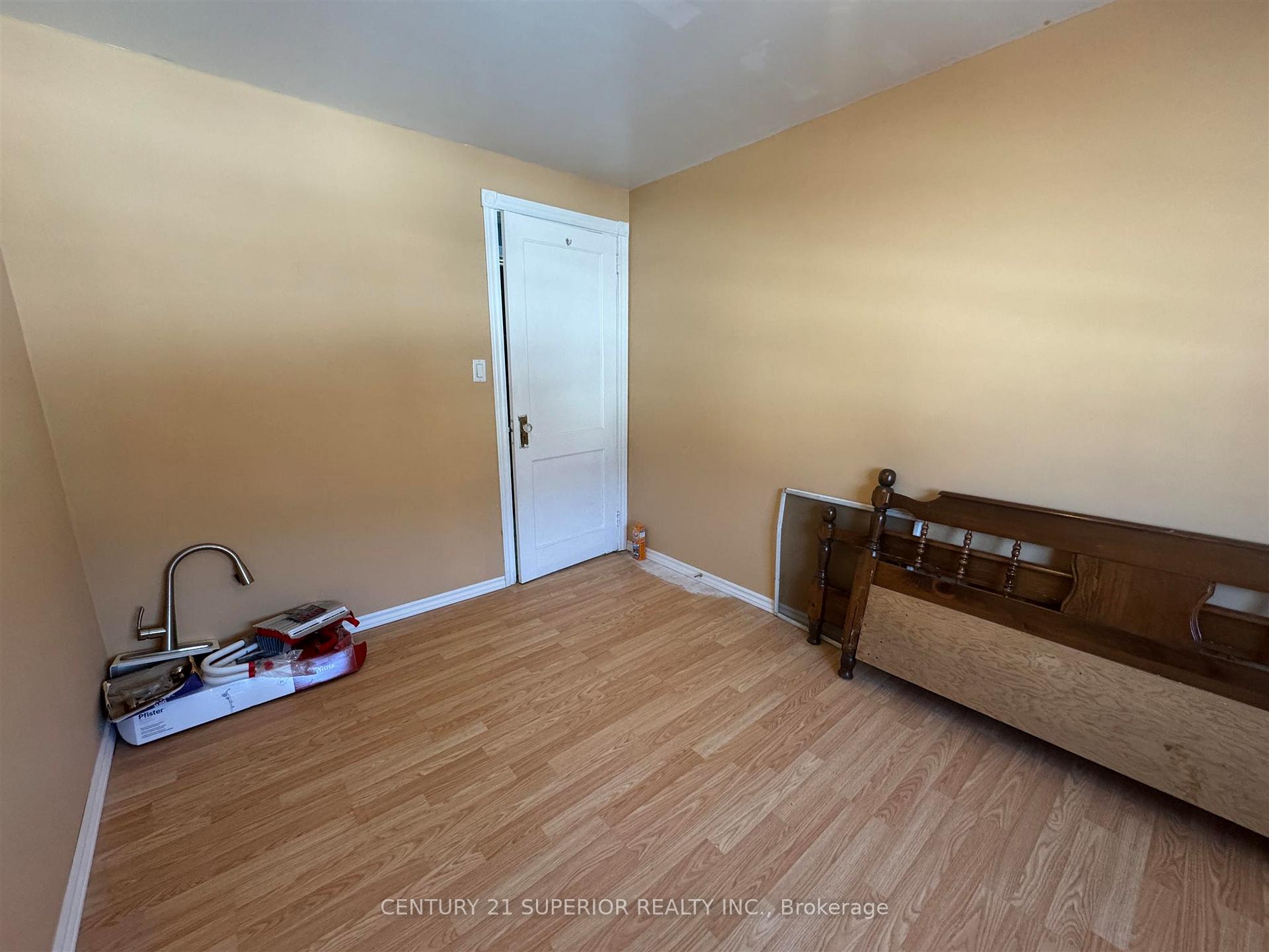 Photo 12 of 23 Ross Avenue, Marathon — HOMEH