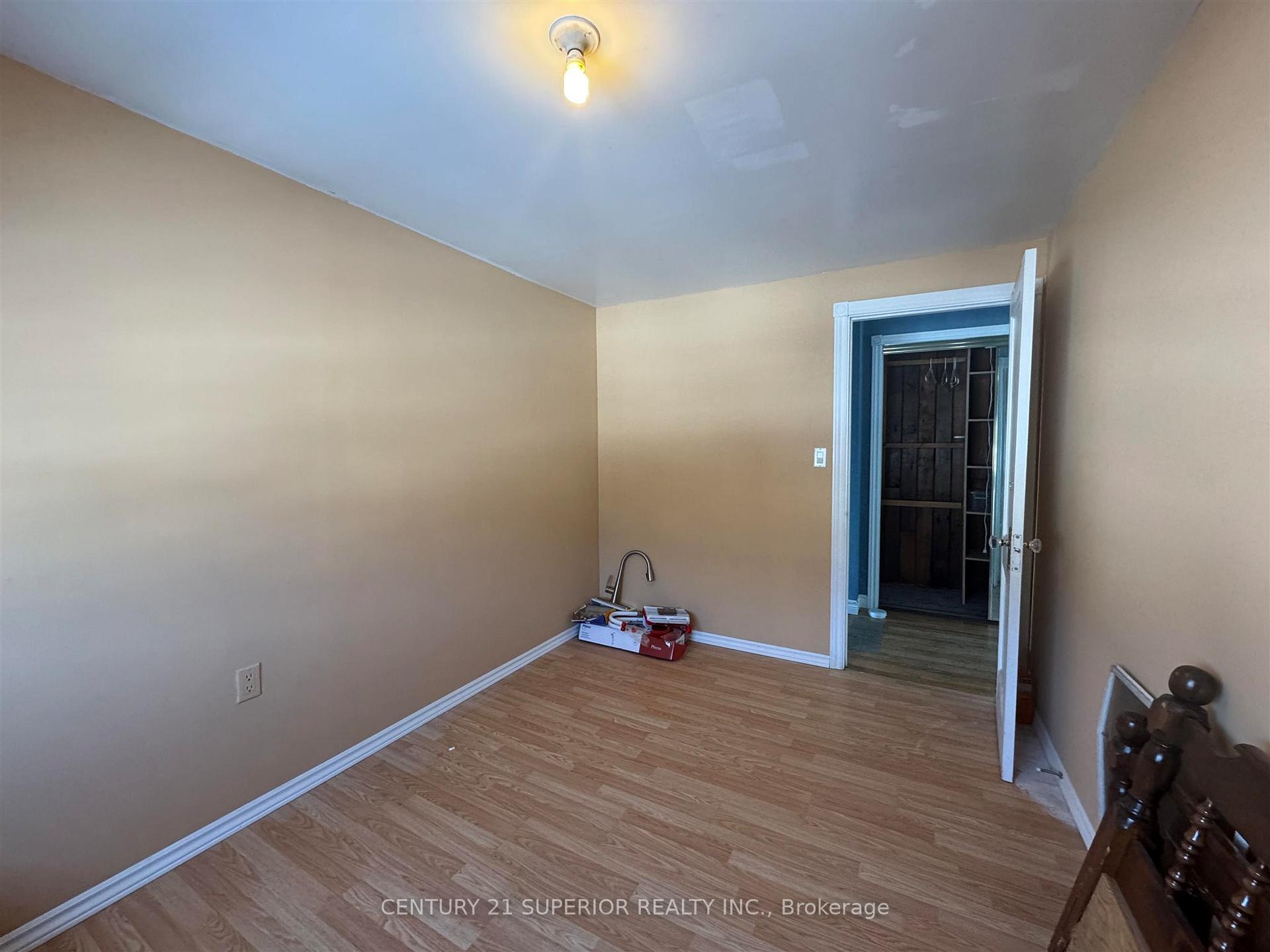 Photo 13 of 23 Ross Avenue, Marathon — HOMEH