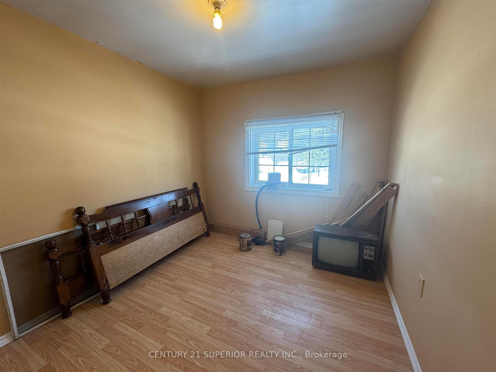 Photo 18 of 23 Ross Avenue, Marathon — HOMEH