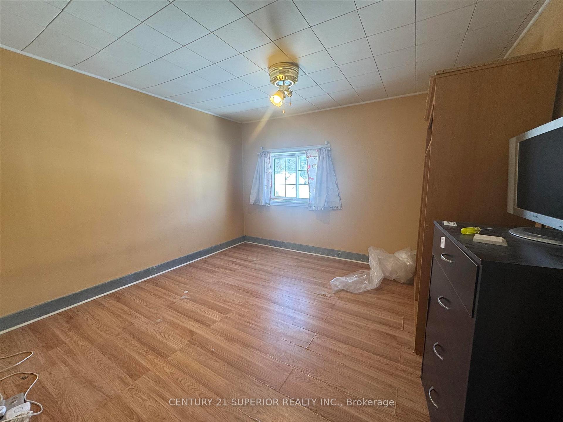 Photo 19 of 23 Ross Avenue, Marathon — HOMEH