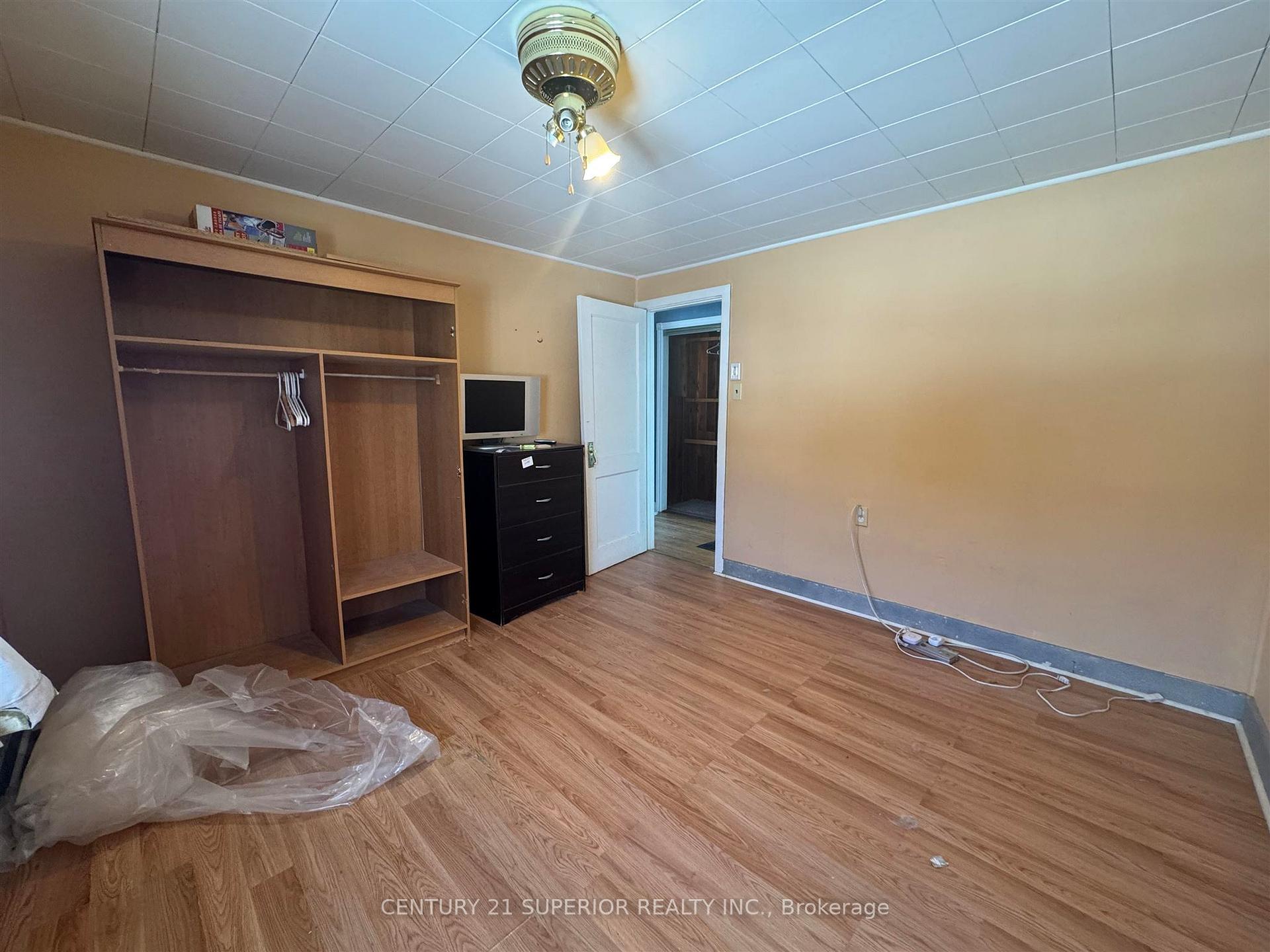 Photo 20 of 23 Ross Avenue, Marathon — HOMEH