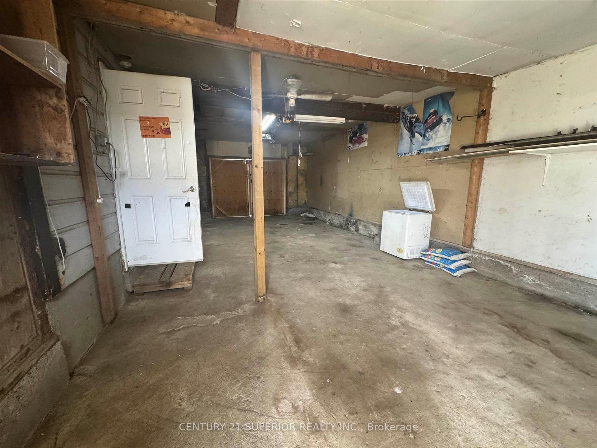Photo 27 of 23 Ross Avenue, Marathon — HOMEH