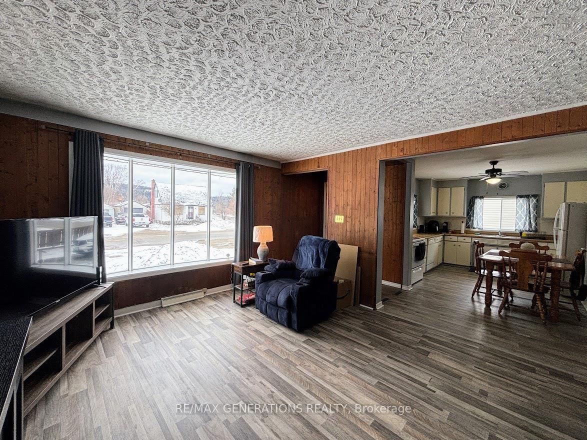 Photo 7 of 68 Neebig Avenue, Manitouwadge — HOMEH