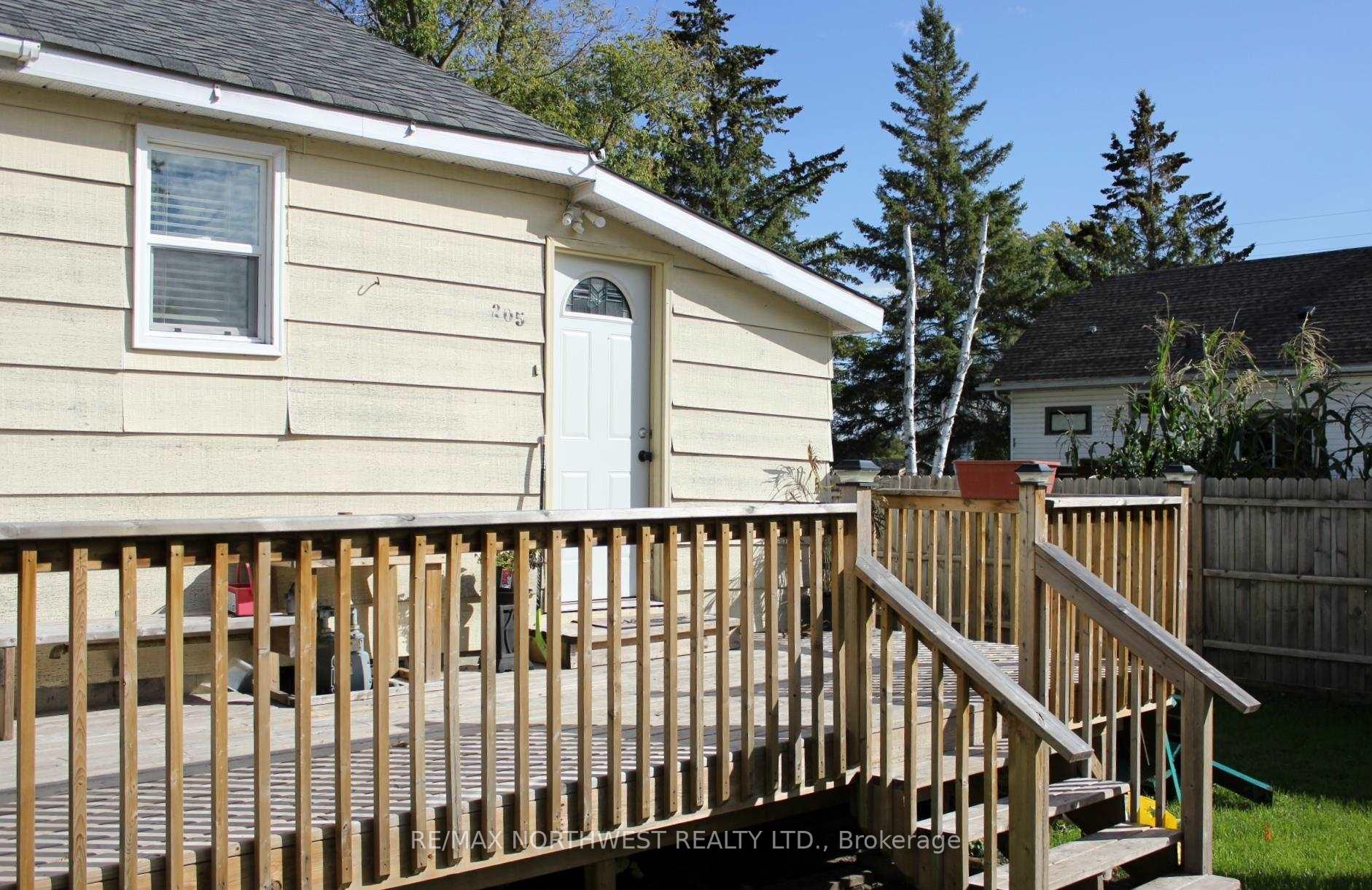 Photo 10 of 205 Second St, Rainy River — HOMEH
