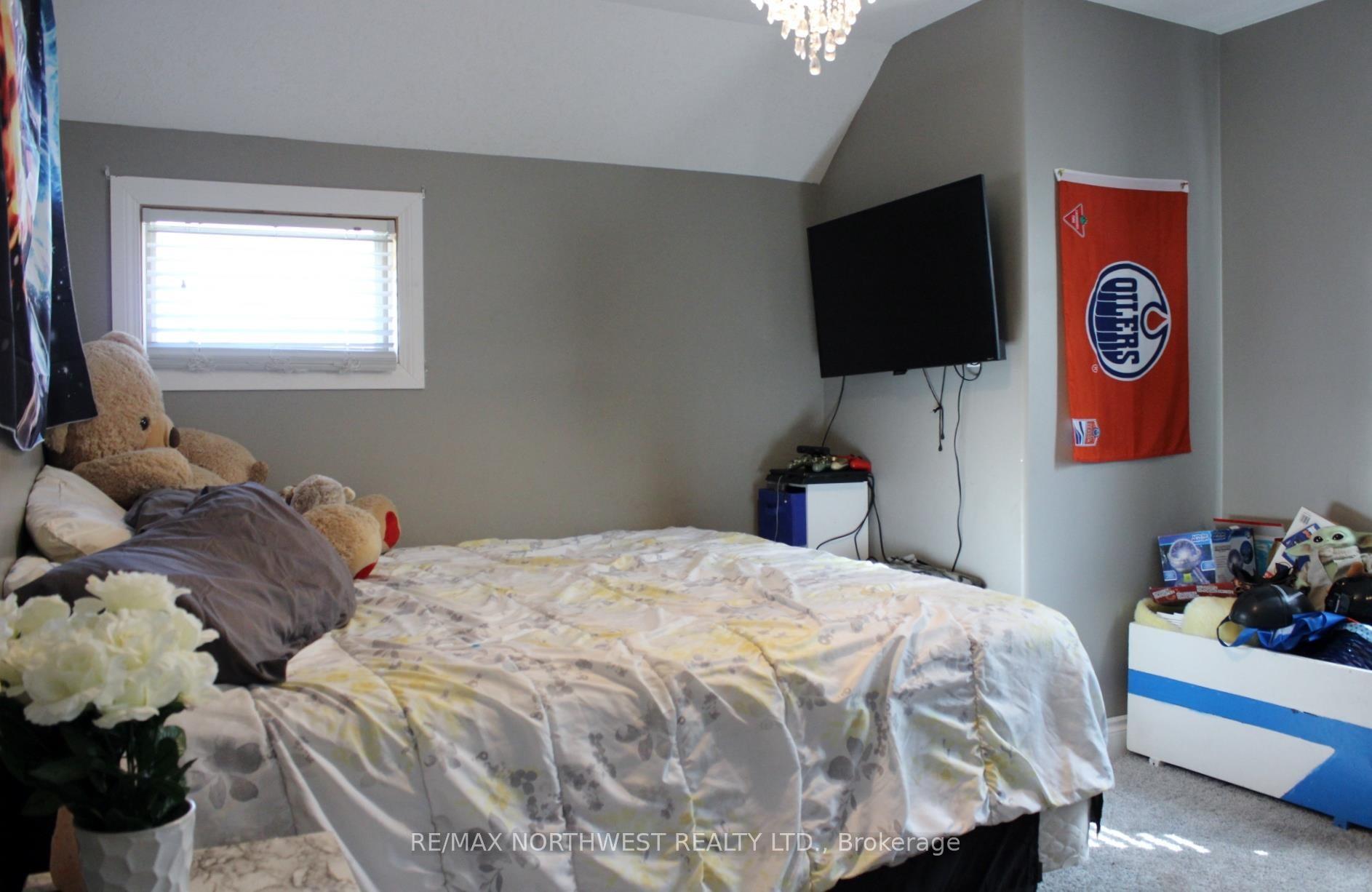 Photo 43 of 205 Second St, Rainy River — HOMEH