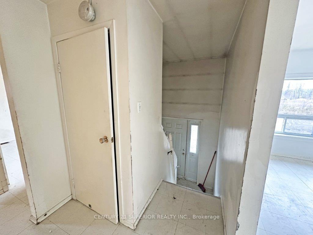 Photo 4 of 406 Mackie Drive, Greenstone — HOMEH