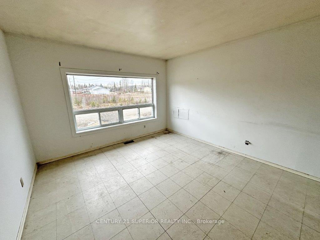 Photo 6 of 406 Mackie Drive, Greenstone — HOMEH
