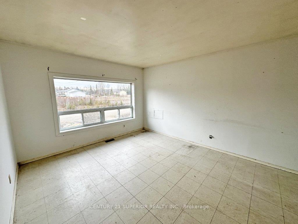 Photo 7 of 406 Mackie Drive, Greenstone — HOMEH