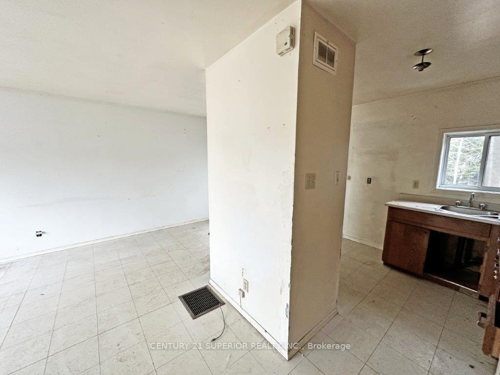 Photo 10 of 406 Mackie Drive, Greenstone — HOMEH