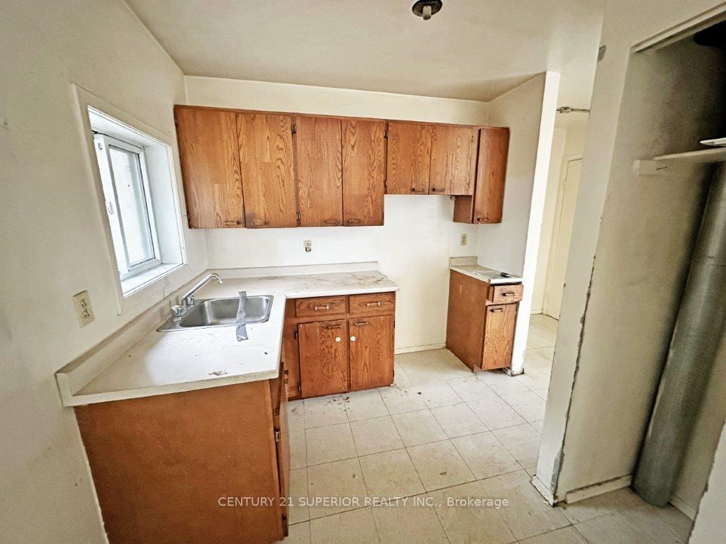 Photo 13 of 406 Mackie Drive, Greenstone — HOMEH