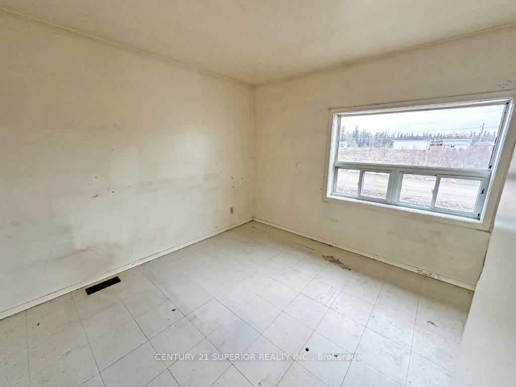 Photo 15 of 406 Mackie Drive, Greenstone — HOMEH