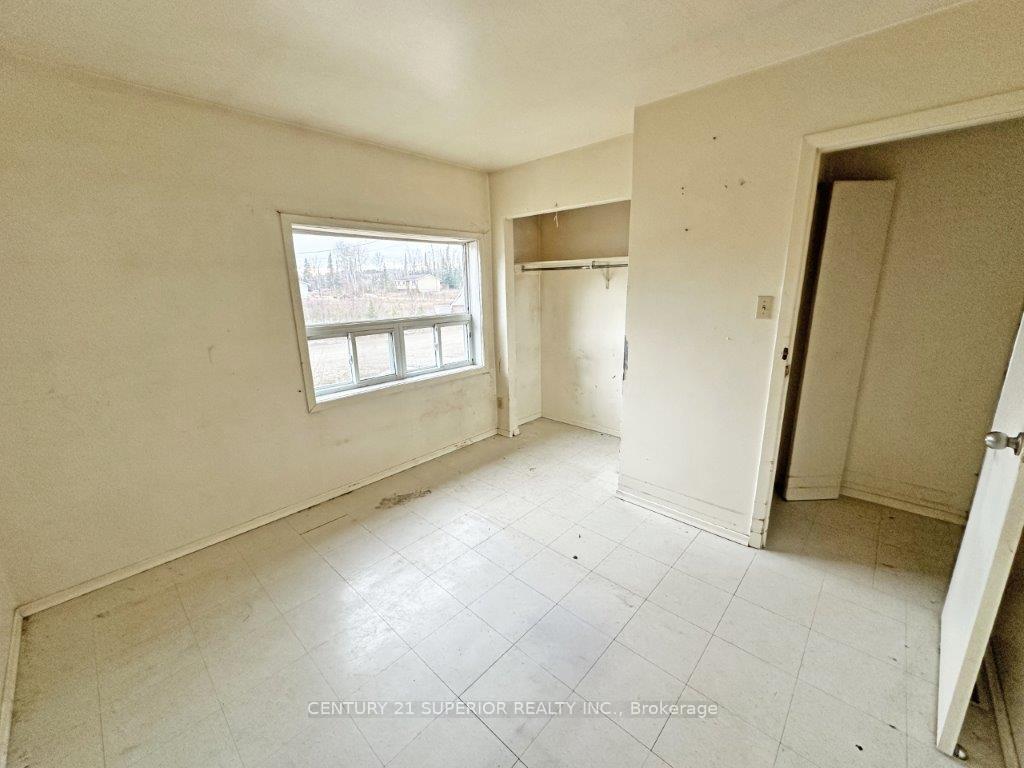 Photo 16 of 406 Mackie Drive, Greenstone — HOMEH