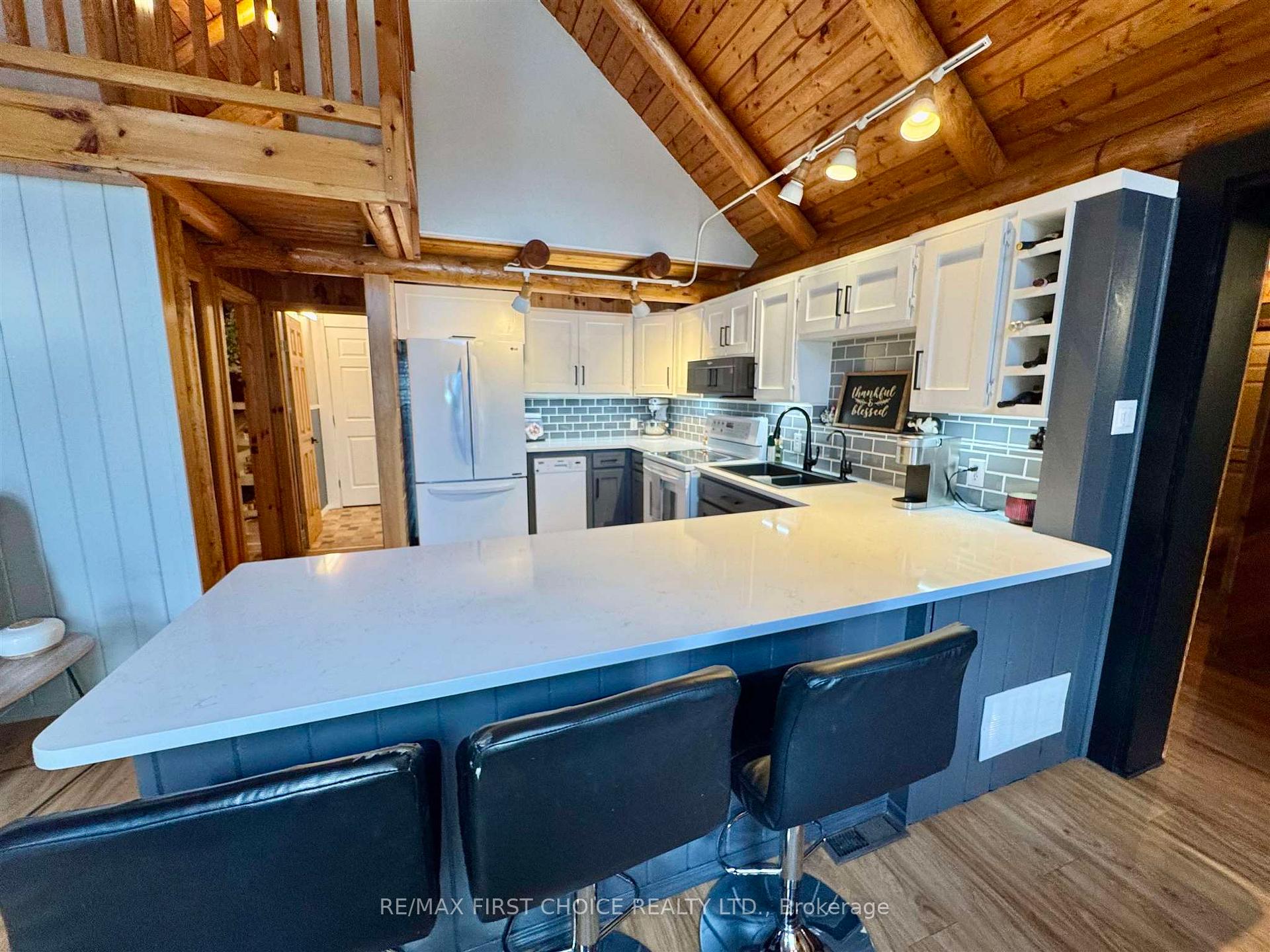 Photo 8 of 7 Willans Crescent, Red Lake — HOMEH