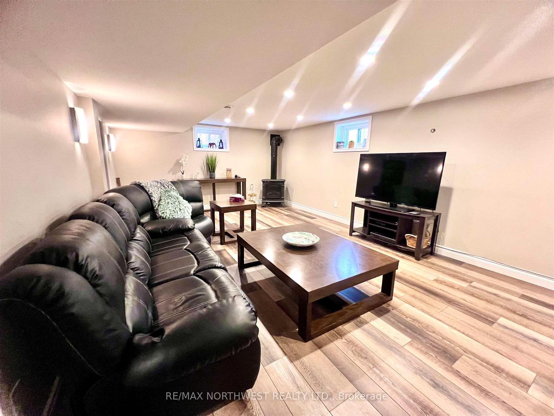 Photo 16 of 1352 Valley Drive, Kenora, Pinecrest — HOMEH