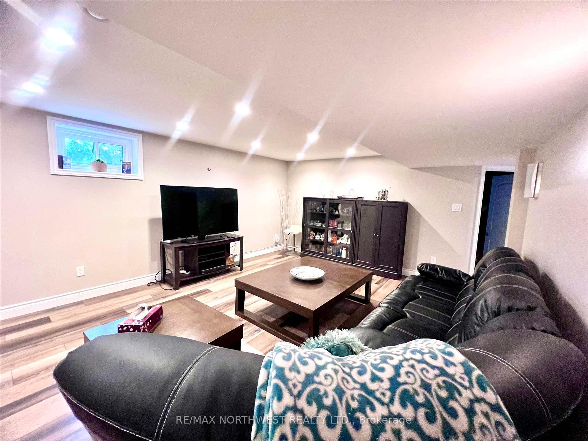 Photo 17 of 1352 Valley Drive, Kenora, Pinecrest — HOMEH