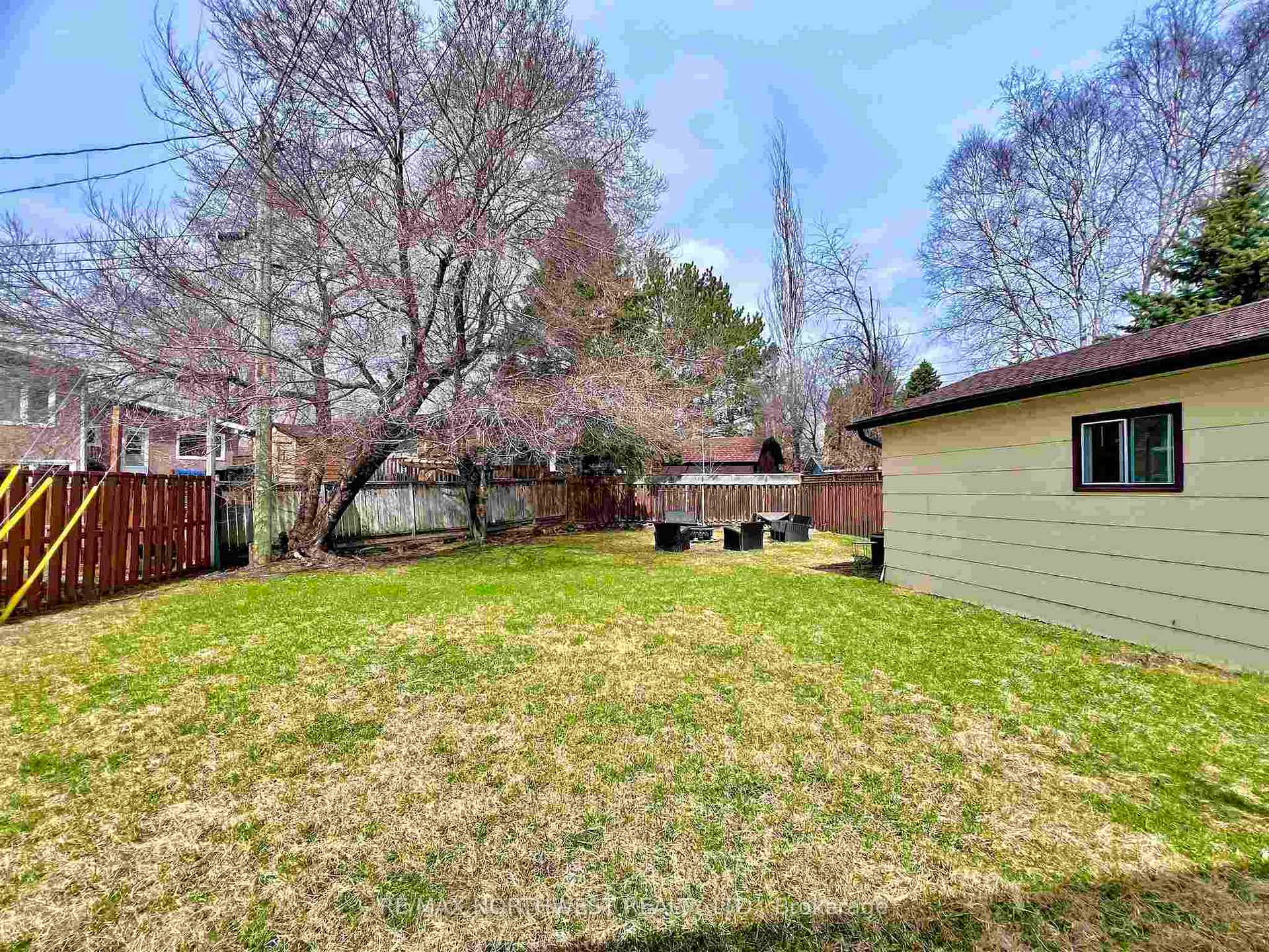 Photo 29 of 1352 Valley Drive, Kenora, Pinecrest — HOMEH