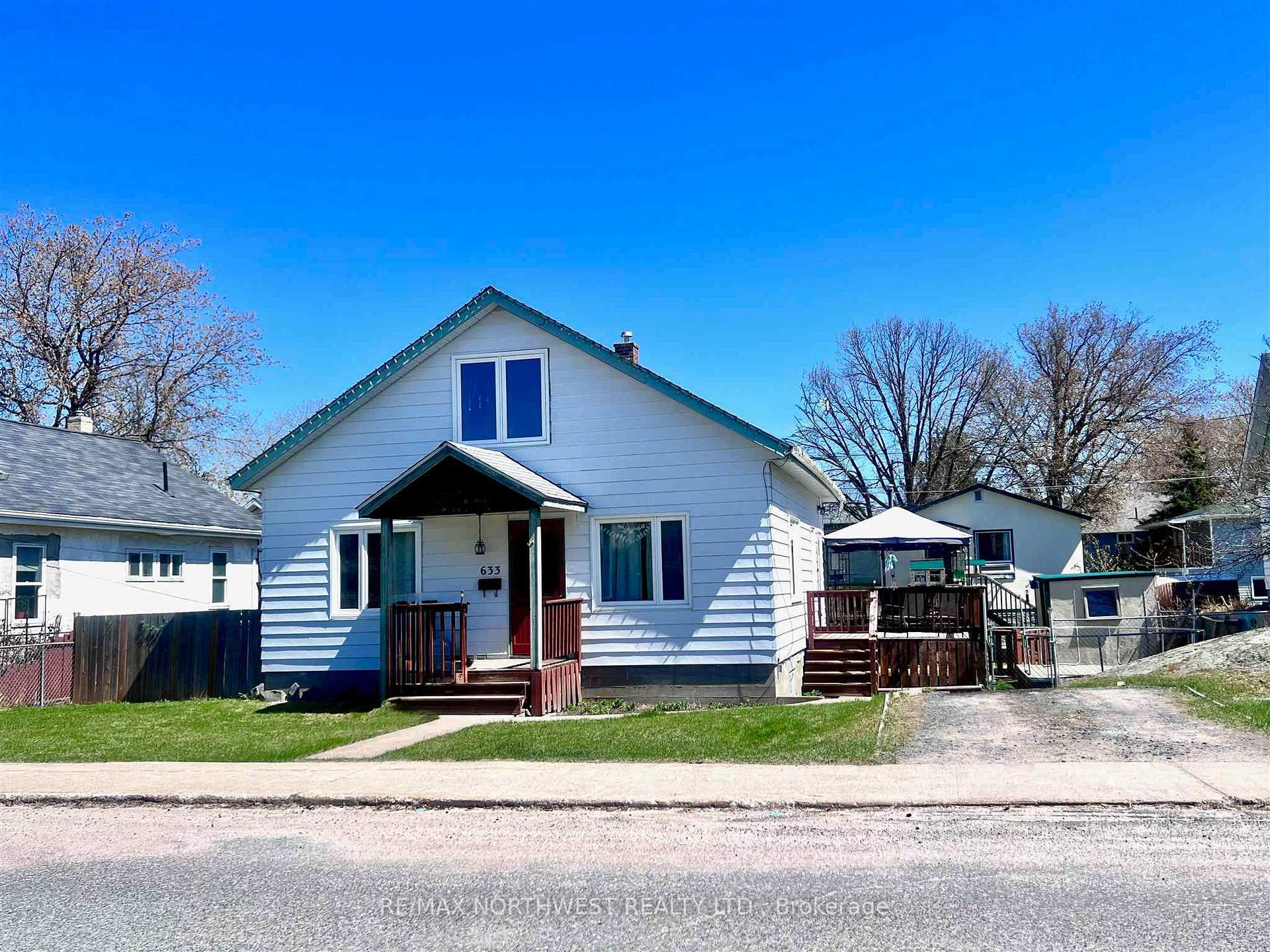 Front of 633 - 633 1/2 Sixth Avenue S
