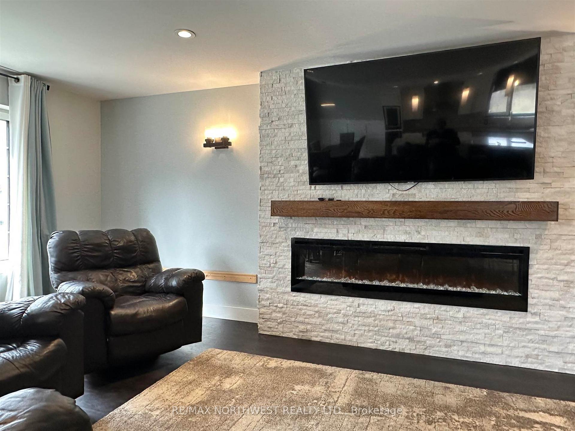 Photo 4 of 1210 Strachan Place, Fort Frances — HOMEH