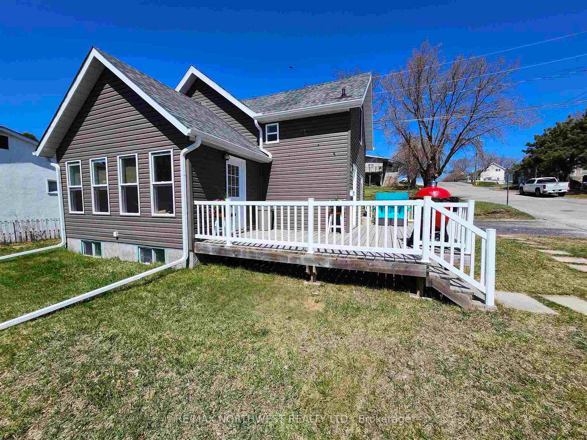 Photo 3 of 58 Tenth Avenue S, Kenora, Central — HOMEH