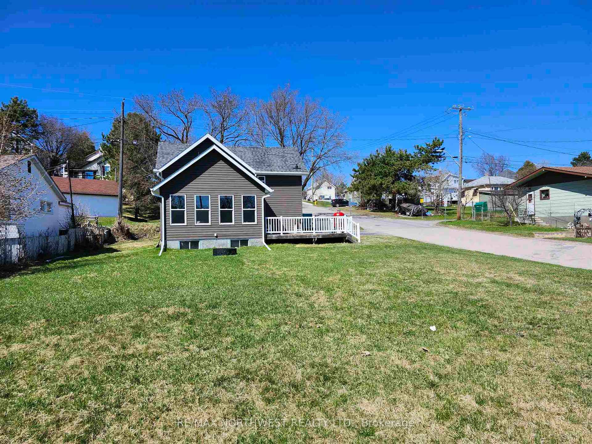 Photo 4 of 58 Tenth Avenue S, Kenora, Central — HOMEH