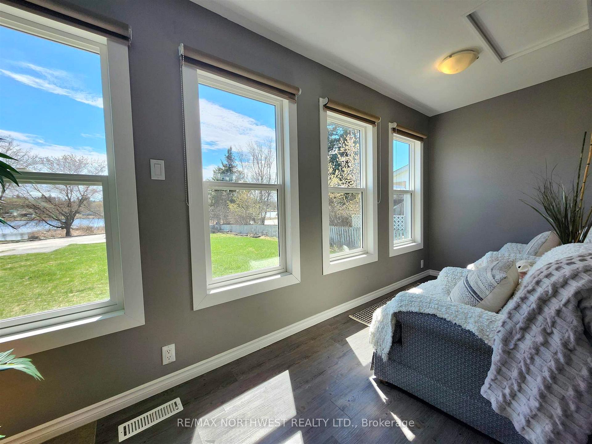 Photo 10 of 58 Tenth Avenue S, Kenora, Central — HOMEH