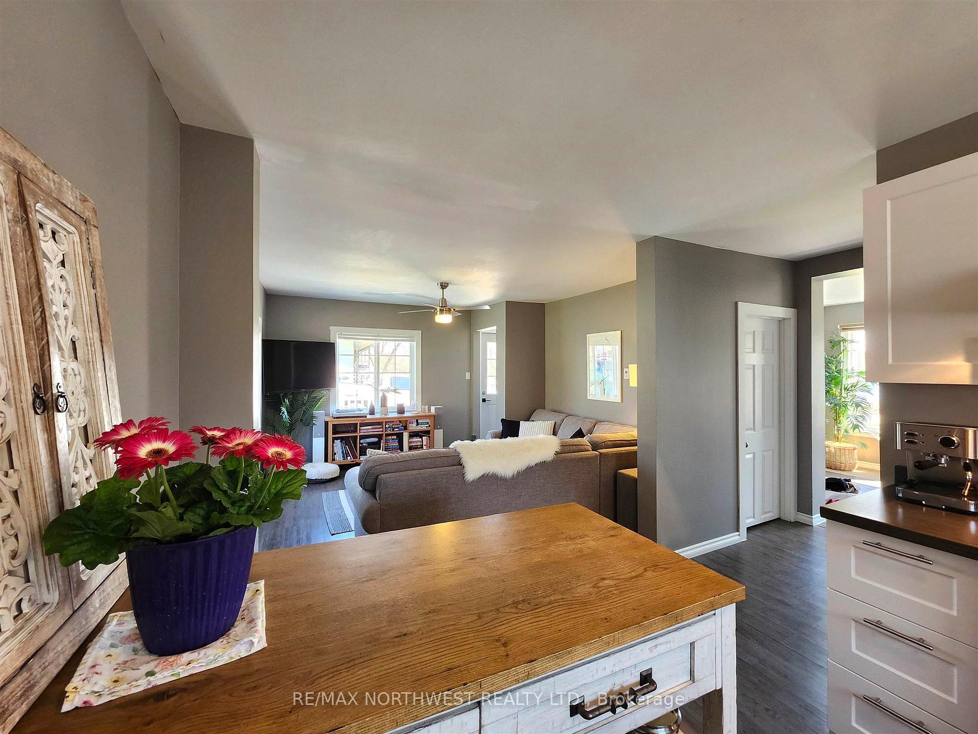 Photo 13 of 58 Tenth Avenue S, Kenora, Central — HOMEH
