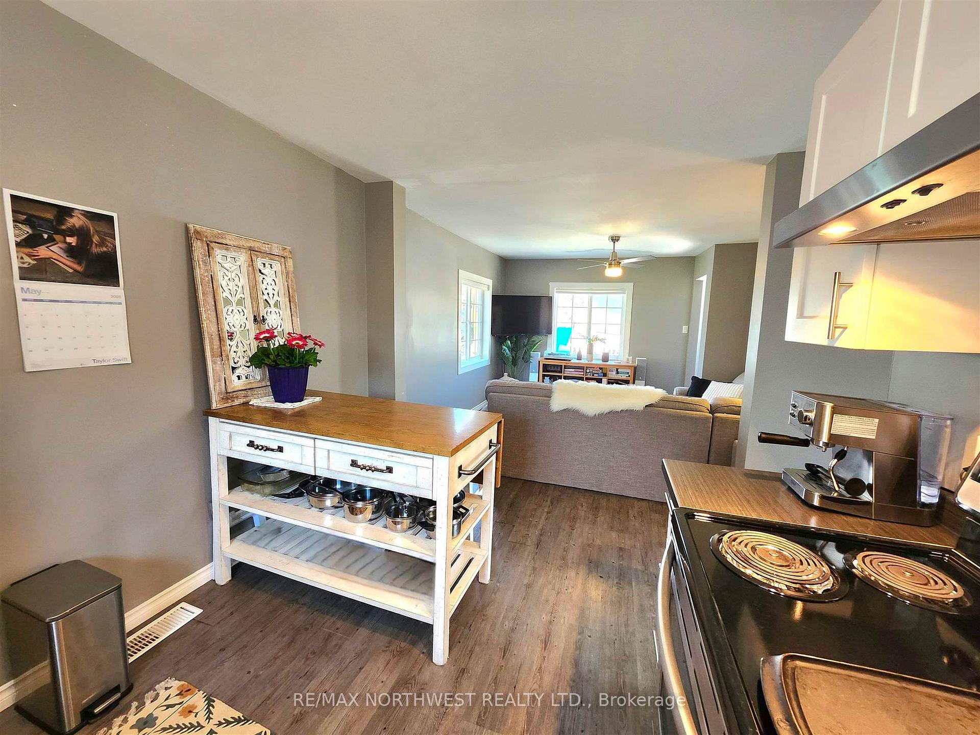 Photo 15 of 58 Tenth Avenue S, Kenora, Central — HOMEH