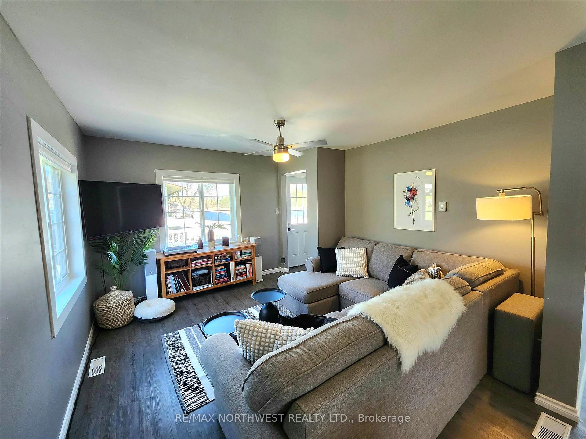 Photo 18 of 58 Tenth Avenue S, Kenora, Central — HOMEH